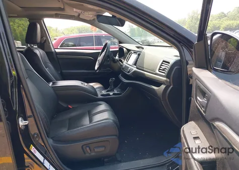 2018 Toyota Highlander Se из США, поврежденный, VIN 5TDJZRFH6JS496061